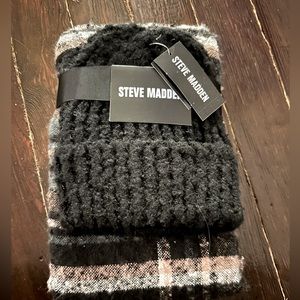 NEW Womens Steve Madden Beanie and Blanket Wrap